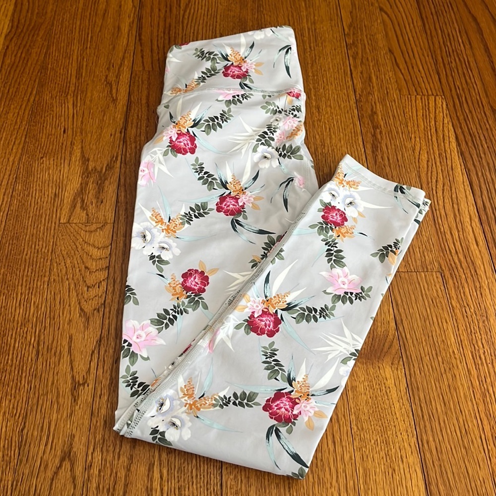 NWT Mono b Woman’s Ikebana Highwaist Floral Print Leggings Size M